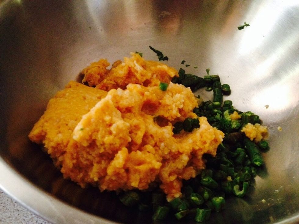 Add the mince to the beans mixture.