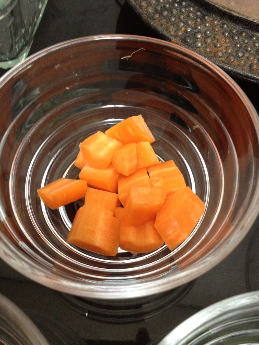 1/2 of an average sized carrot