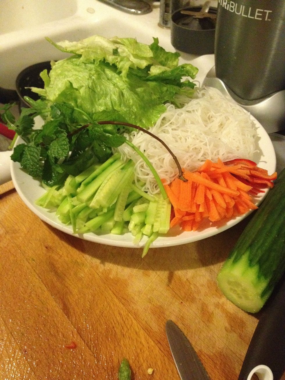 1/2 of the rice vermicelli enough for 10 rolls. You can also use green pepper and bean spout if you like.