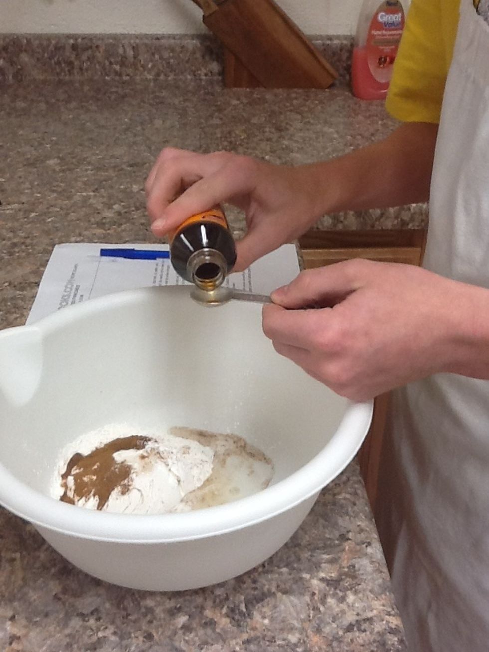 1/2 teaspoon of vanilla extract.