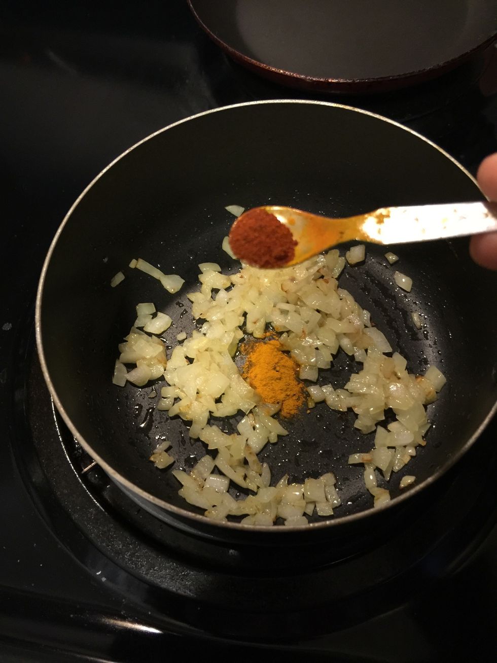 1/2 tsp of chili powder or cayenne pepper.