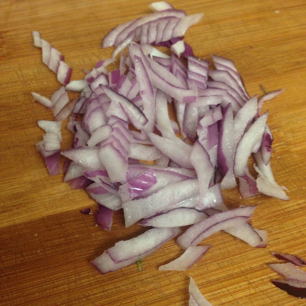 1/3 cup red onion, shredded