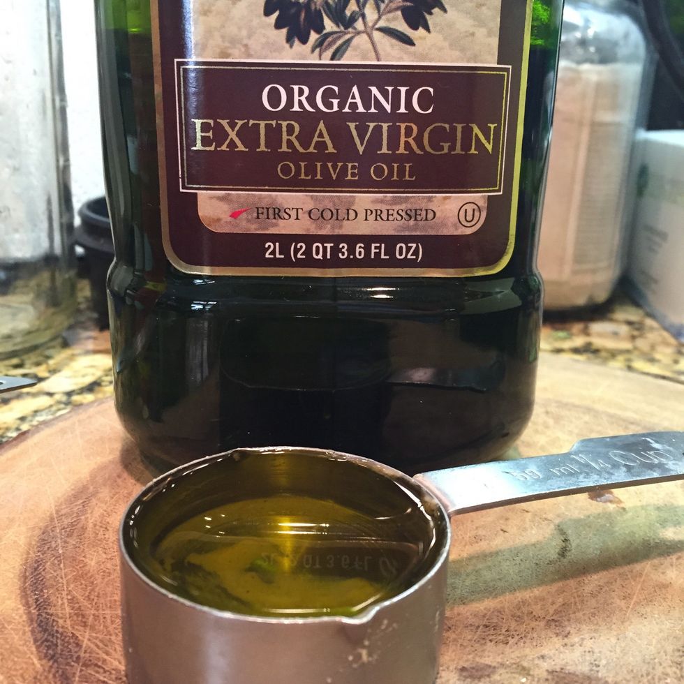 1/4 cup oil goes in...