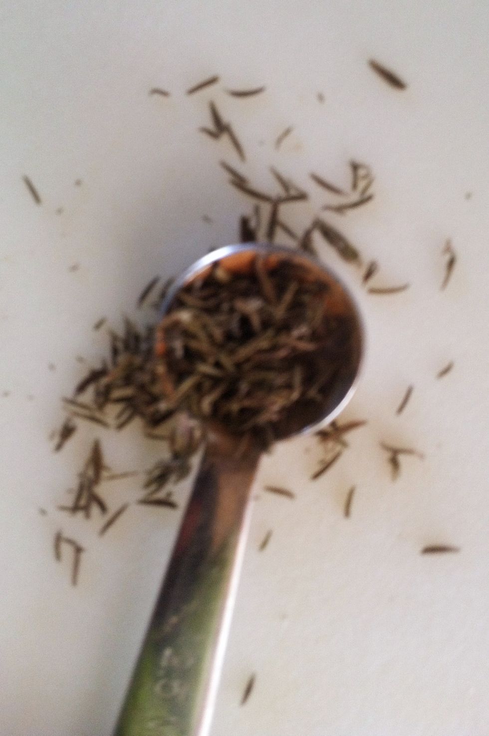 1/4 teaspoon of thyme leaves.