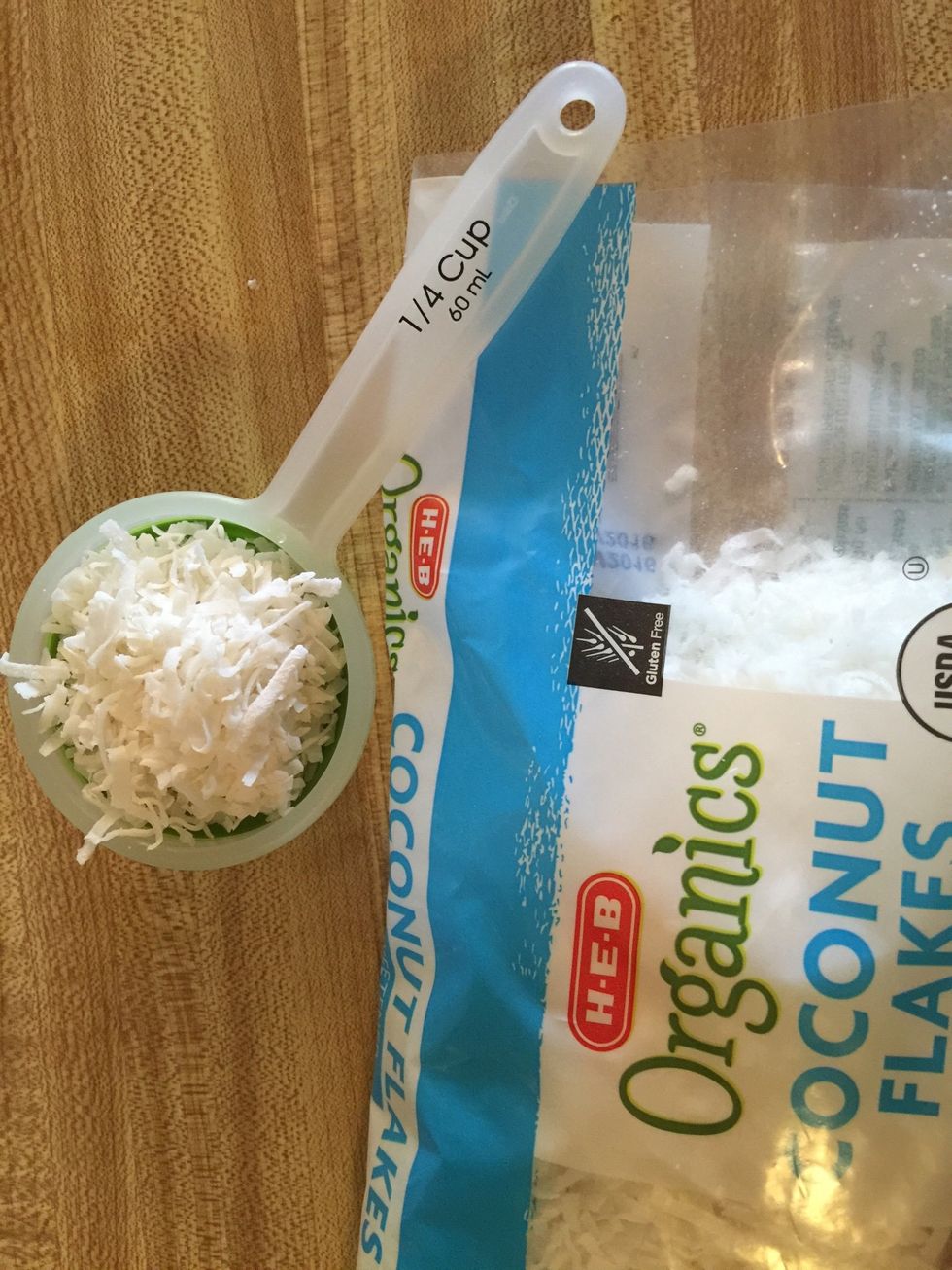 1/4 unsweetened coconut flakes