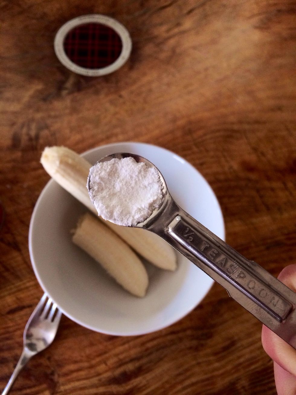 1/8 teaspoon of baking powder and 1 1/2 bananas.