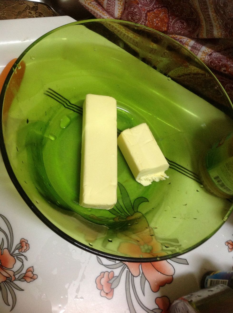 1 and 1/3 fingers of butter