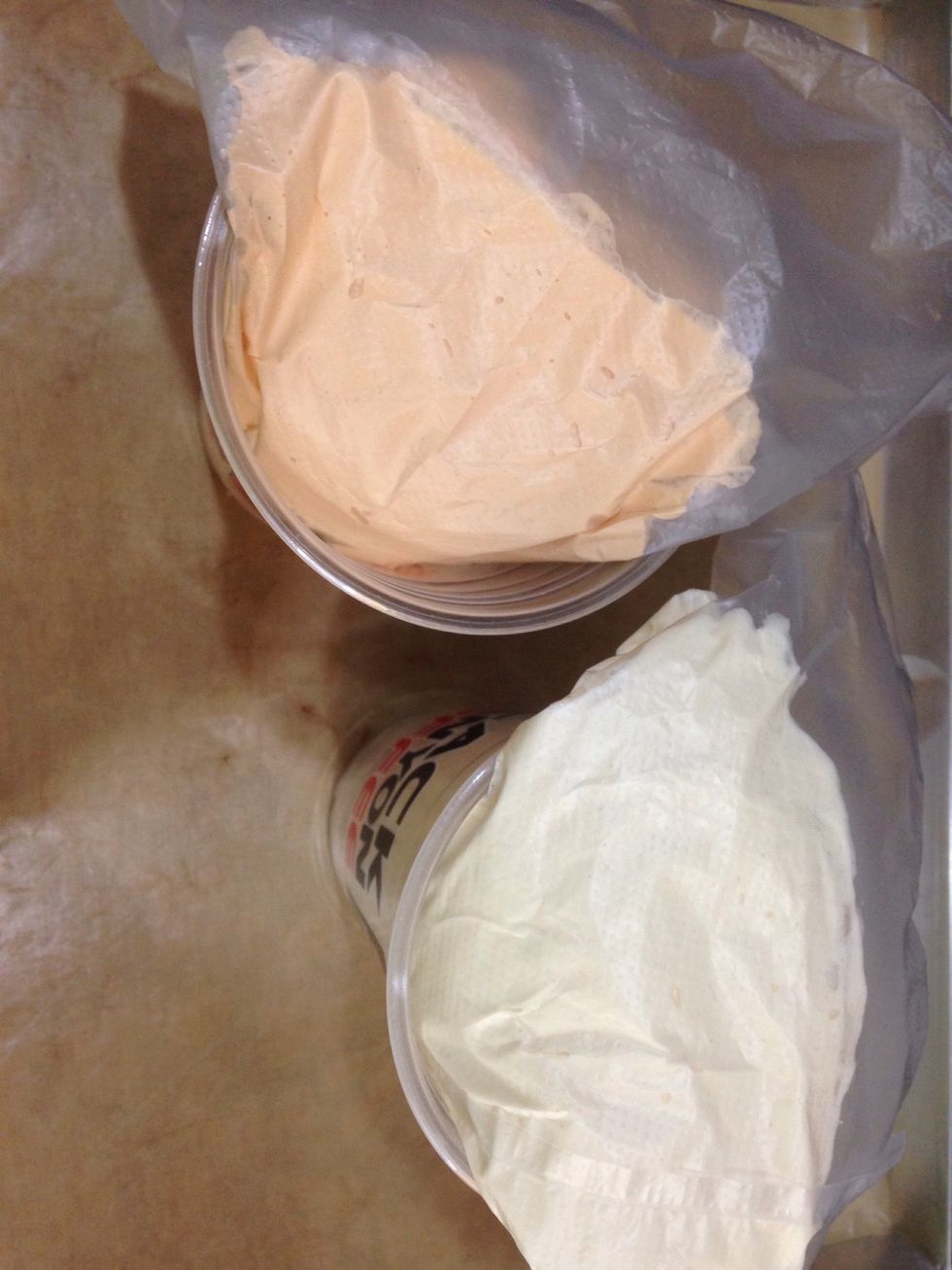 1 bag is batter vanilla cake 1 bag is batter Thai tea cake