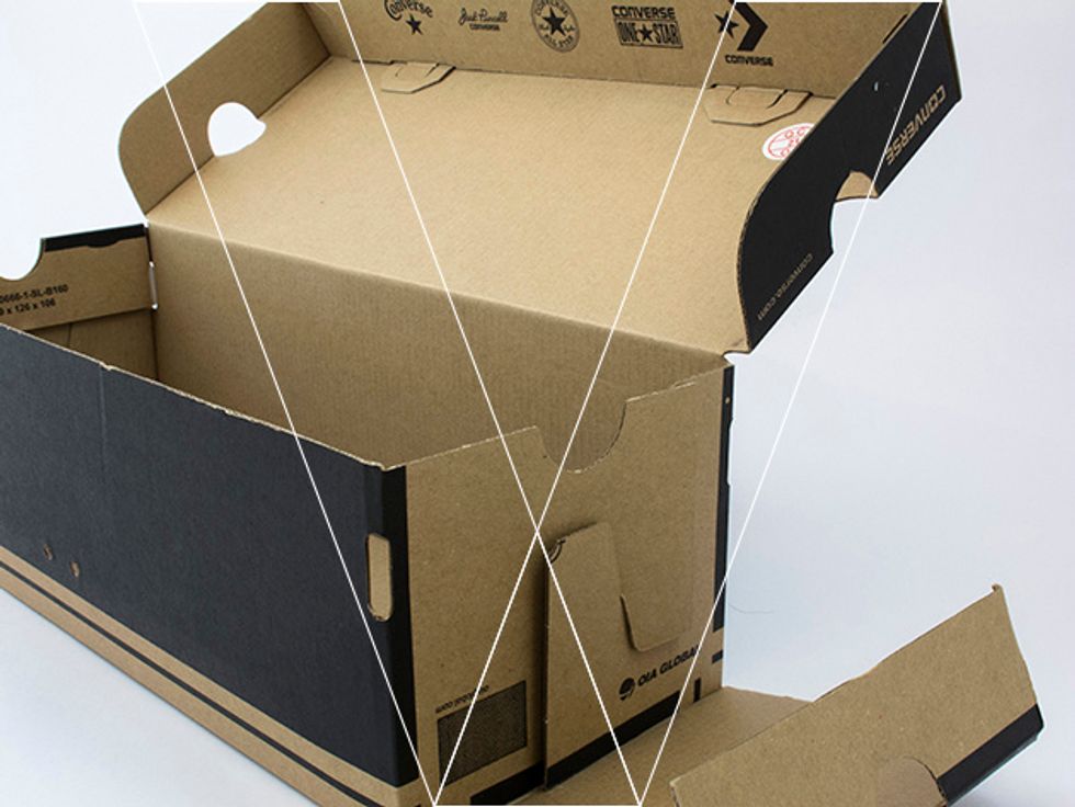 1. Converse shoes come in a sturdy shoe box that is well constructed. Take note of the unique folds and joins when you fold down the side panel.