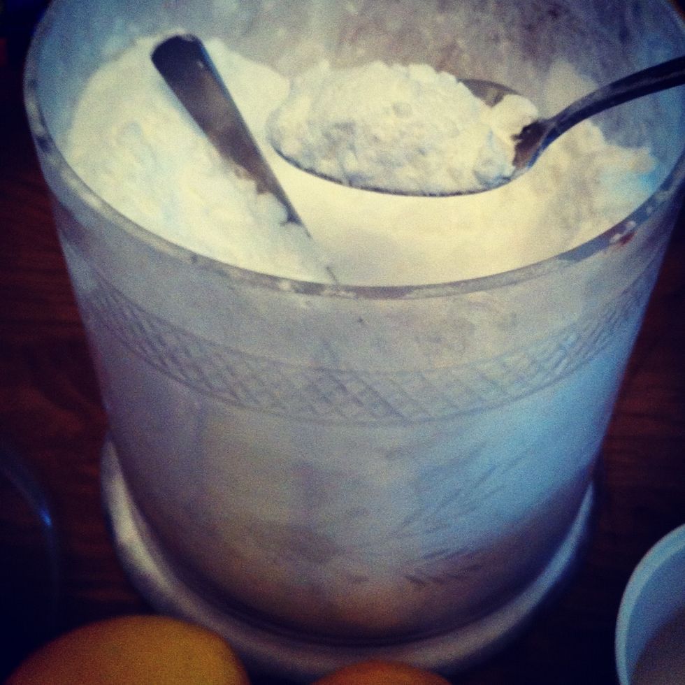 1 cup of confectioners sugar