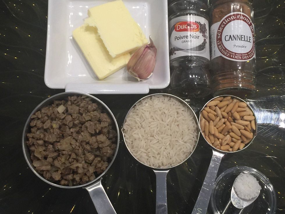 1 cup of the meat mix+1/2 cup rice thou roughly washed. 2 tbsp butter +1tsp olive oil. +1 garlic clove(optional), salt&pepper to taste+1tbsp cinnamon, 1/2 cup of grilled pine seeds