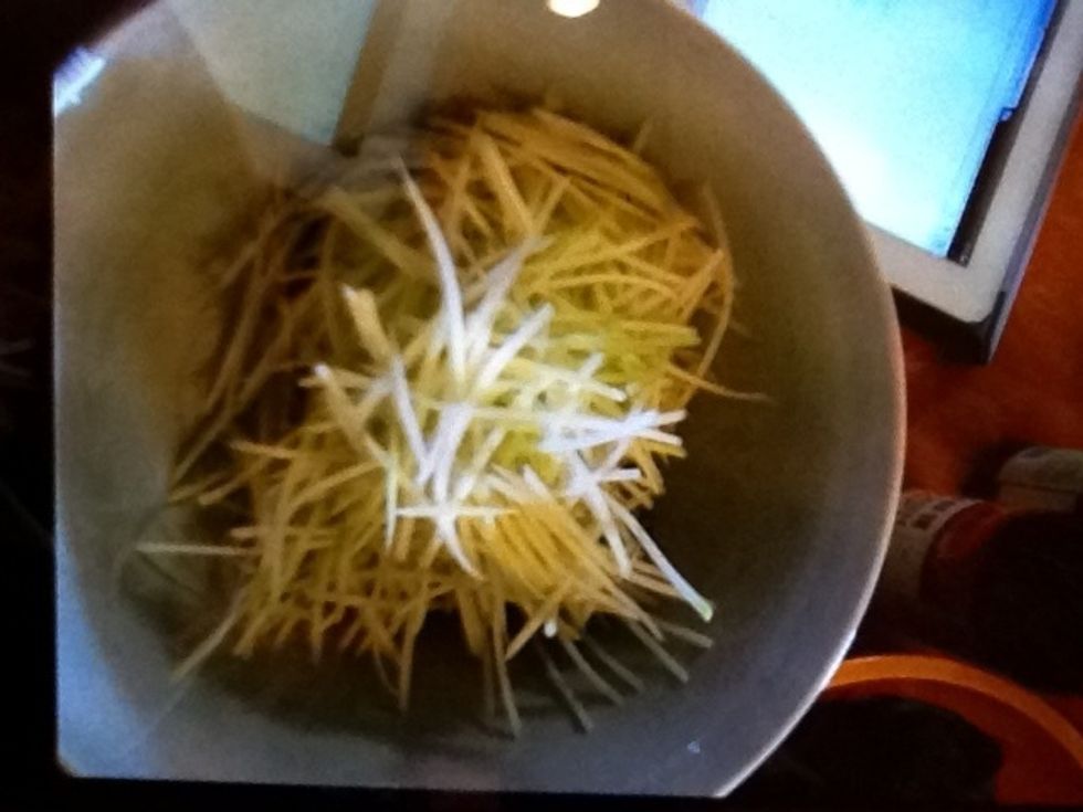 1 green papaya roughly 1.5 lbs