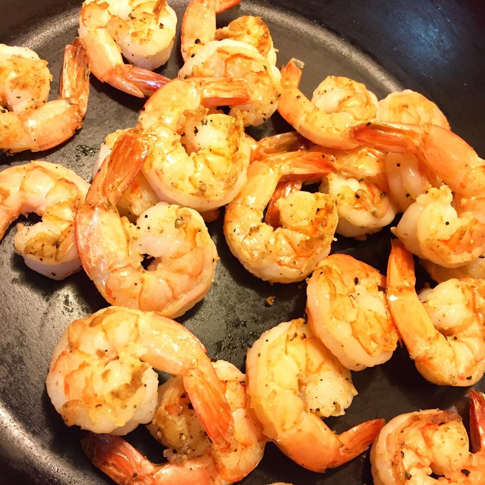 1) heat pan, then add olive oil.  2) when oil is hot, add shrimp, sprinkle with salt and pepper and saut\u00e9 til pink and opaque.  3) set aside to cool.
