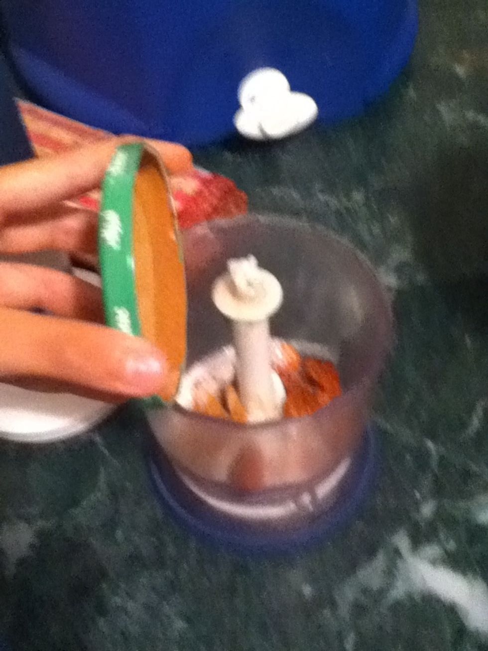 1 large spoon of cinnamon or 1 stick of cinnamon and make it powder like mine !