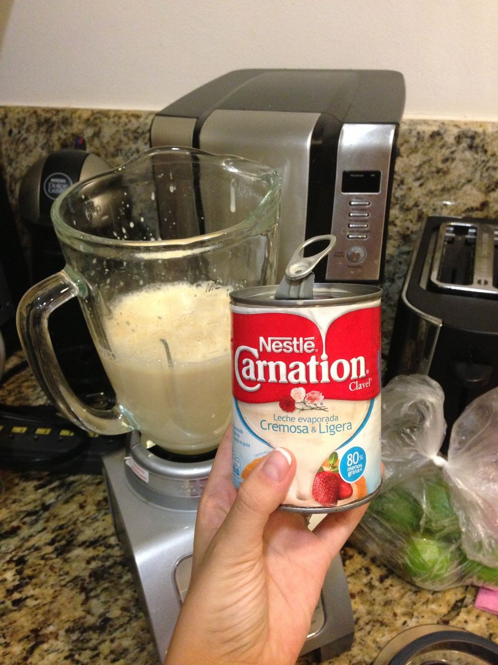 1 lata de carnation Nestl\u00e9