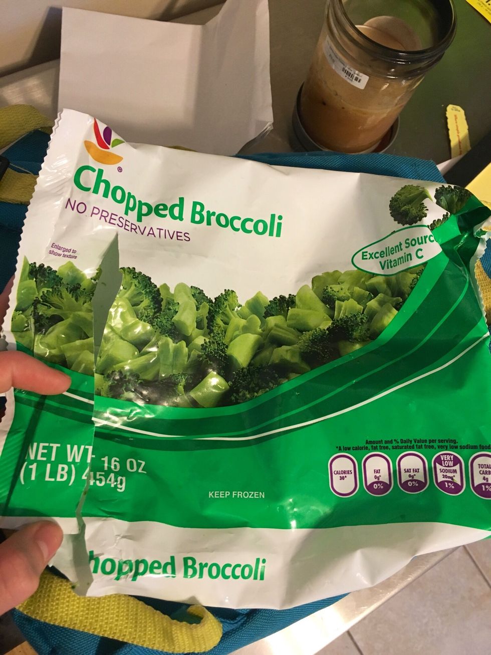1 lb (16oz) FROZEN chopped broccoli