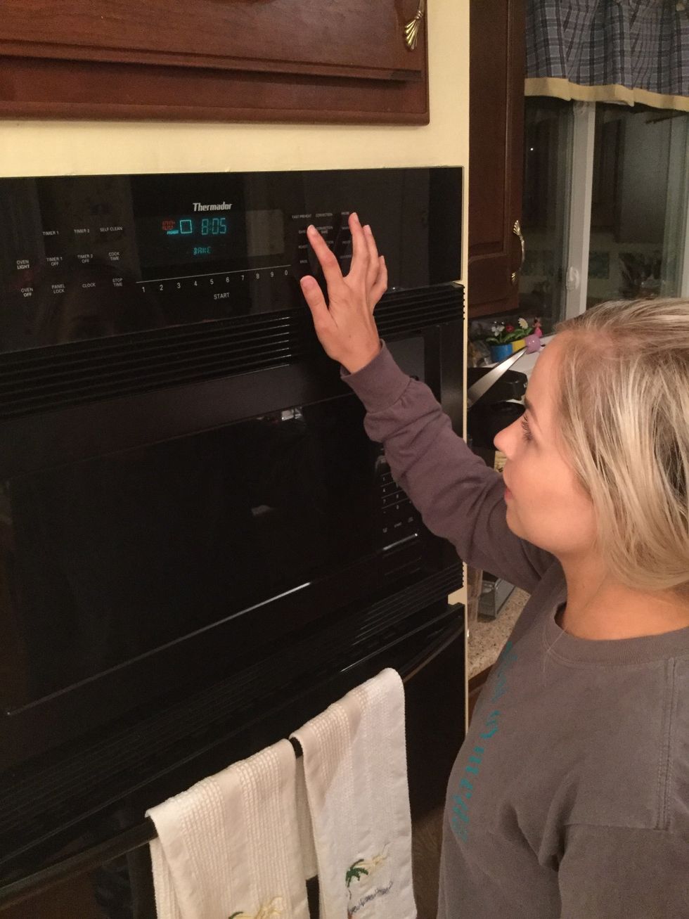 How to cook prepackaged chocolate chip cookies B+C Guides