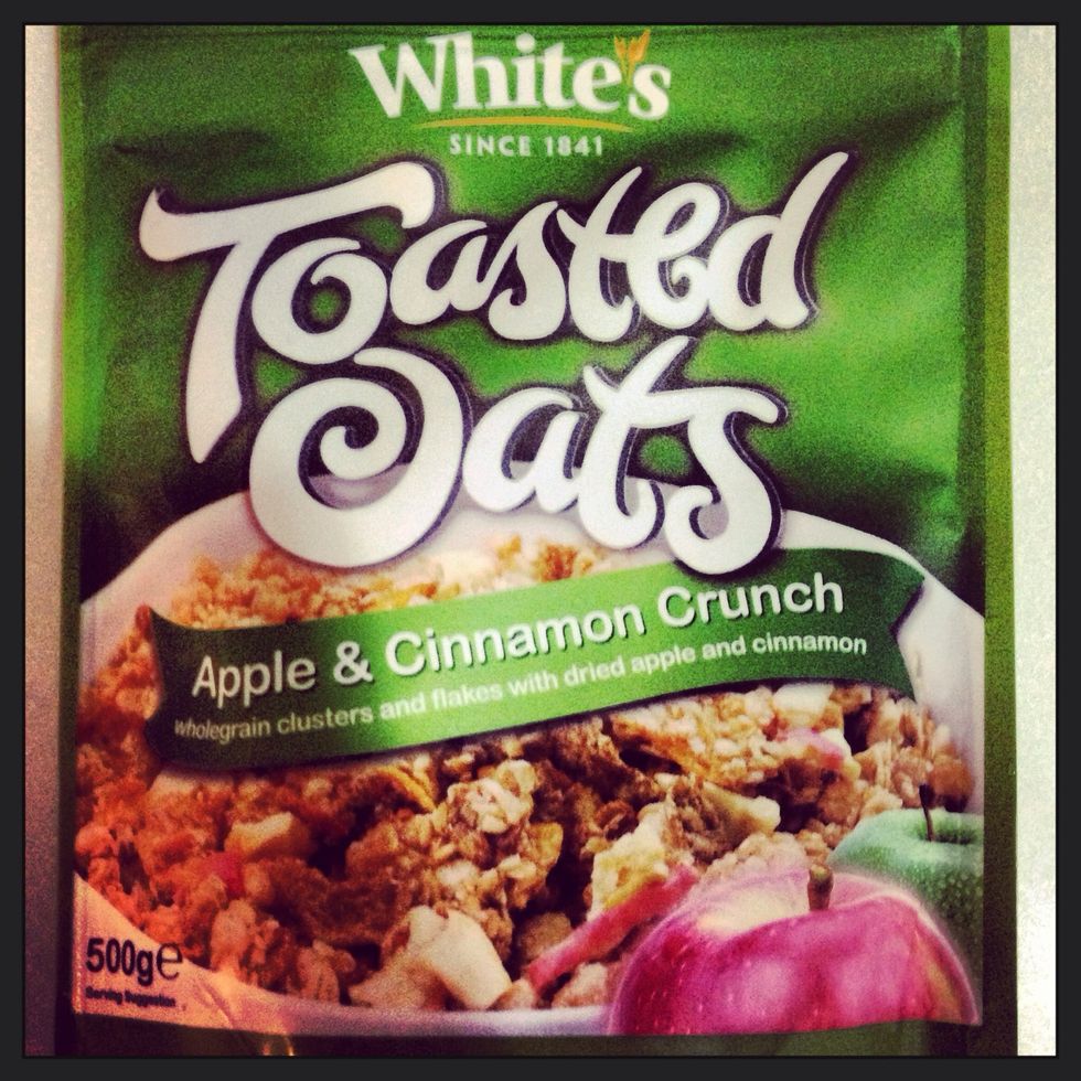 1 serving of toasted oats (40 g) Note: Apple and Cinnamon crunch is used here as the protein powder I'm using is cinnamon flavoured too.