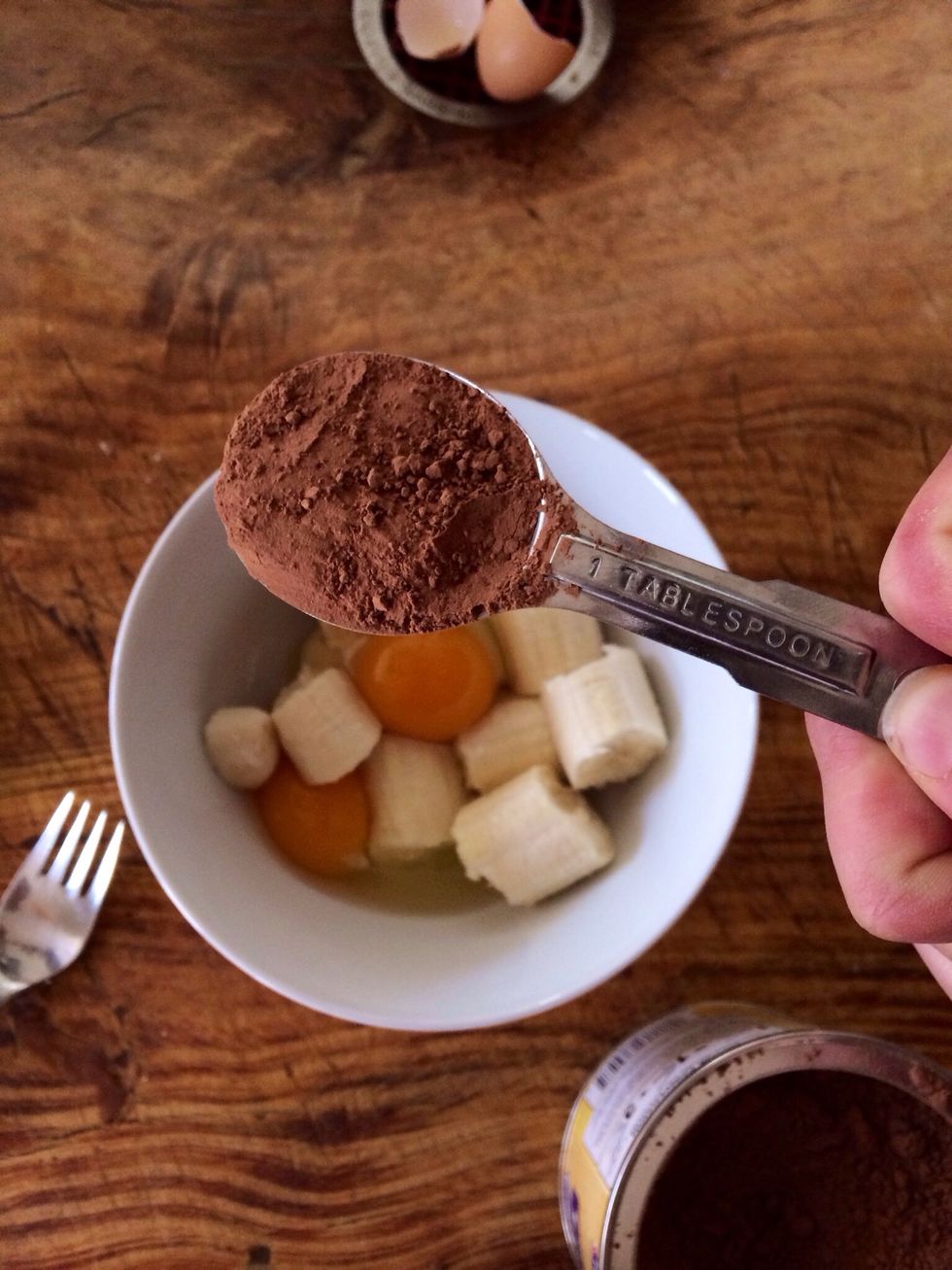 1 tablespoon of cocoa powder and 2 eggs.