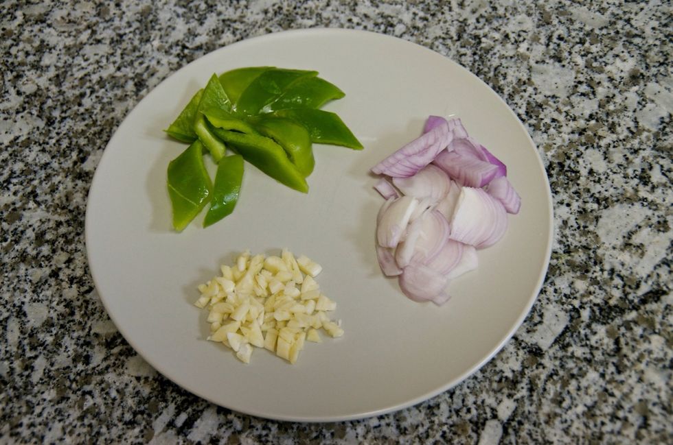 1 tbsp Chopped Garlic, 1 Small Onion Sliced, 1/2 Sliced of a Medium Green Bell Pepper