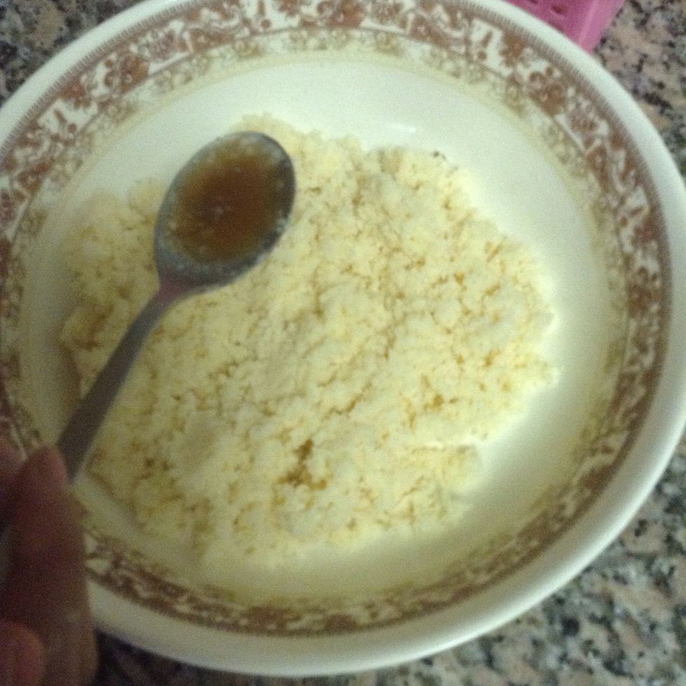 1 tbsp of vanilla essence