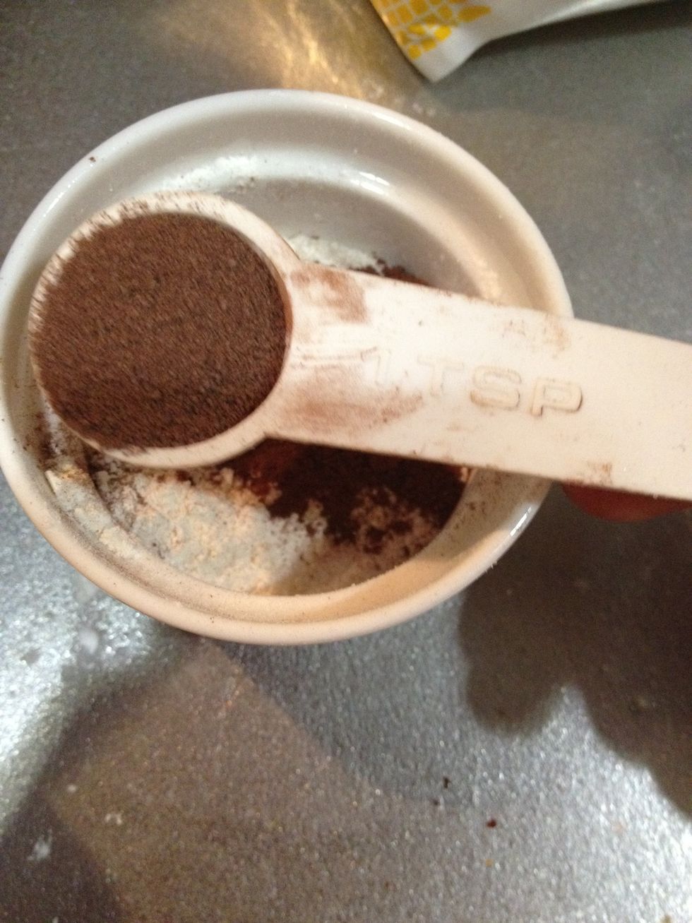 1 teaspoon of hot chocolate powder