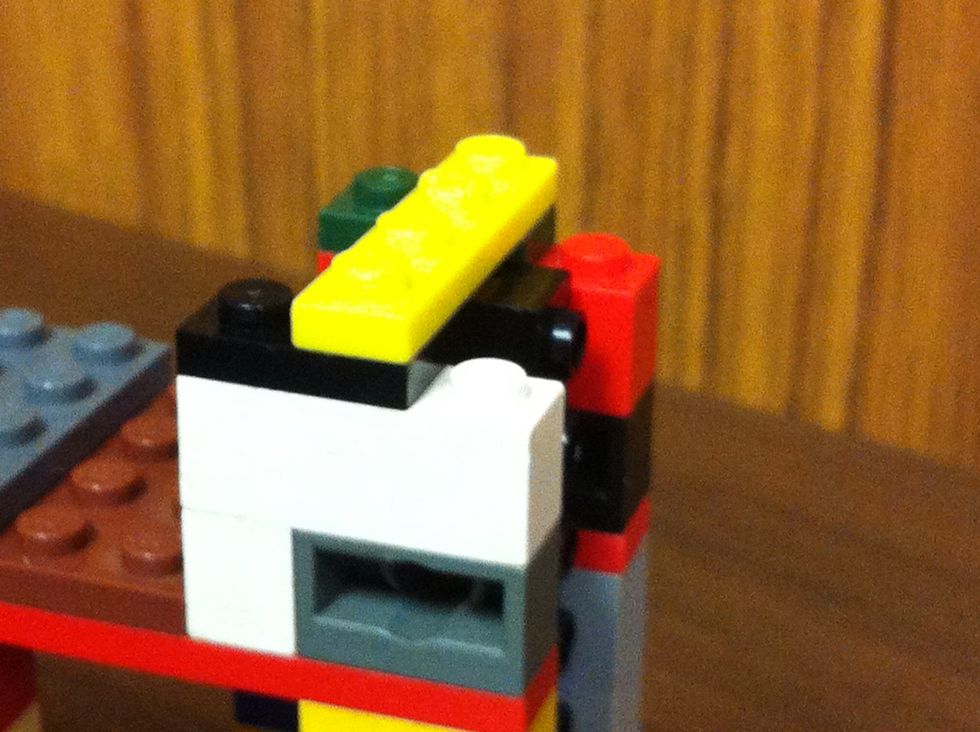 1 white 2x1| 1 white 1x1| 1 red 3x1| 1 green 2x1 half size| 1 black 2x1 half size| 1 yellow 4x1 half size