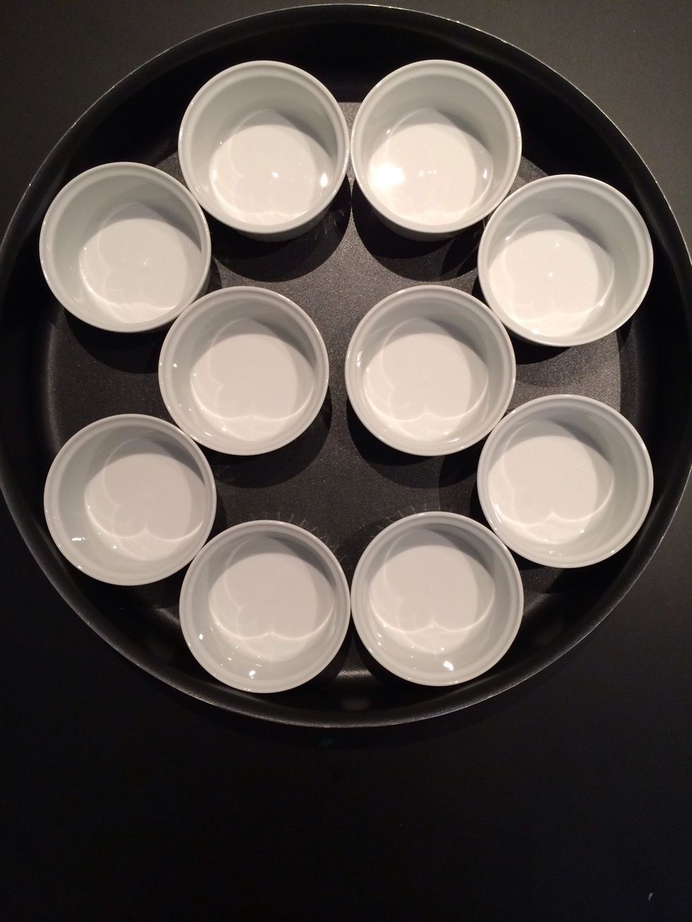 10 ramekins. Diameter 7 cm and 4 cm hight. I will fill only to less than 3 cm. the classical thickness. That is how you will have a balanced proportion between the cream and the caramel (burnt sugar)