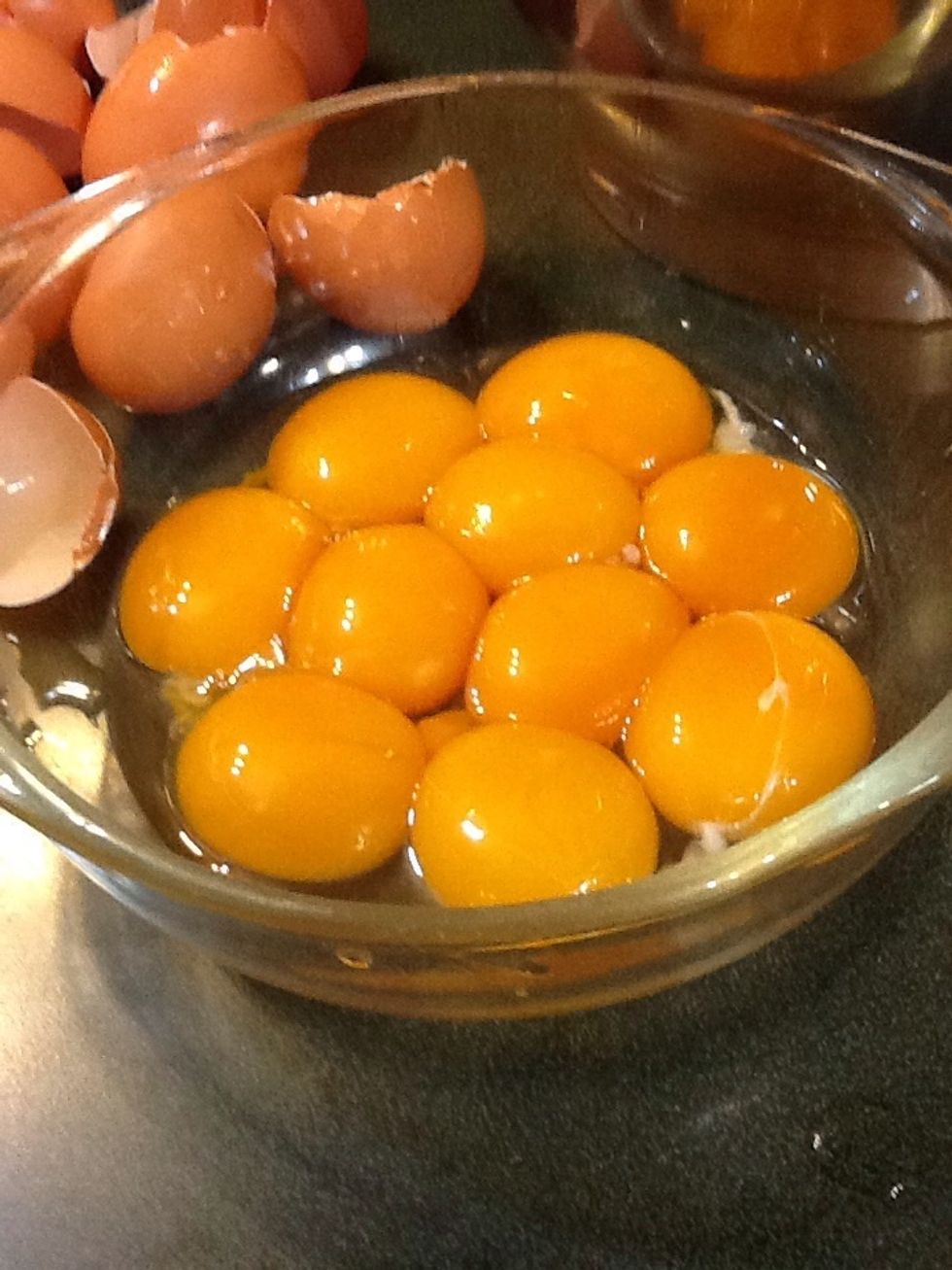 10eggs yolks