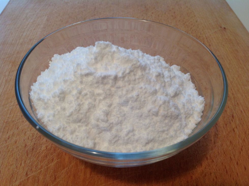 120 g of powdered sugar in a bowl