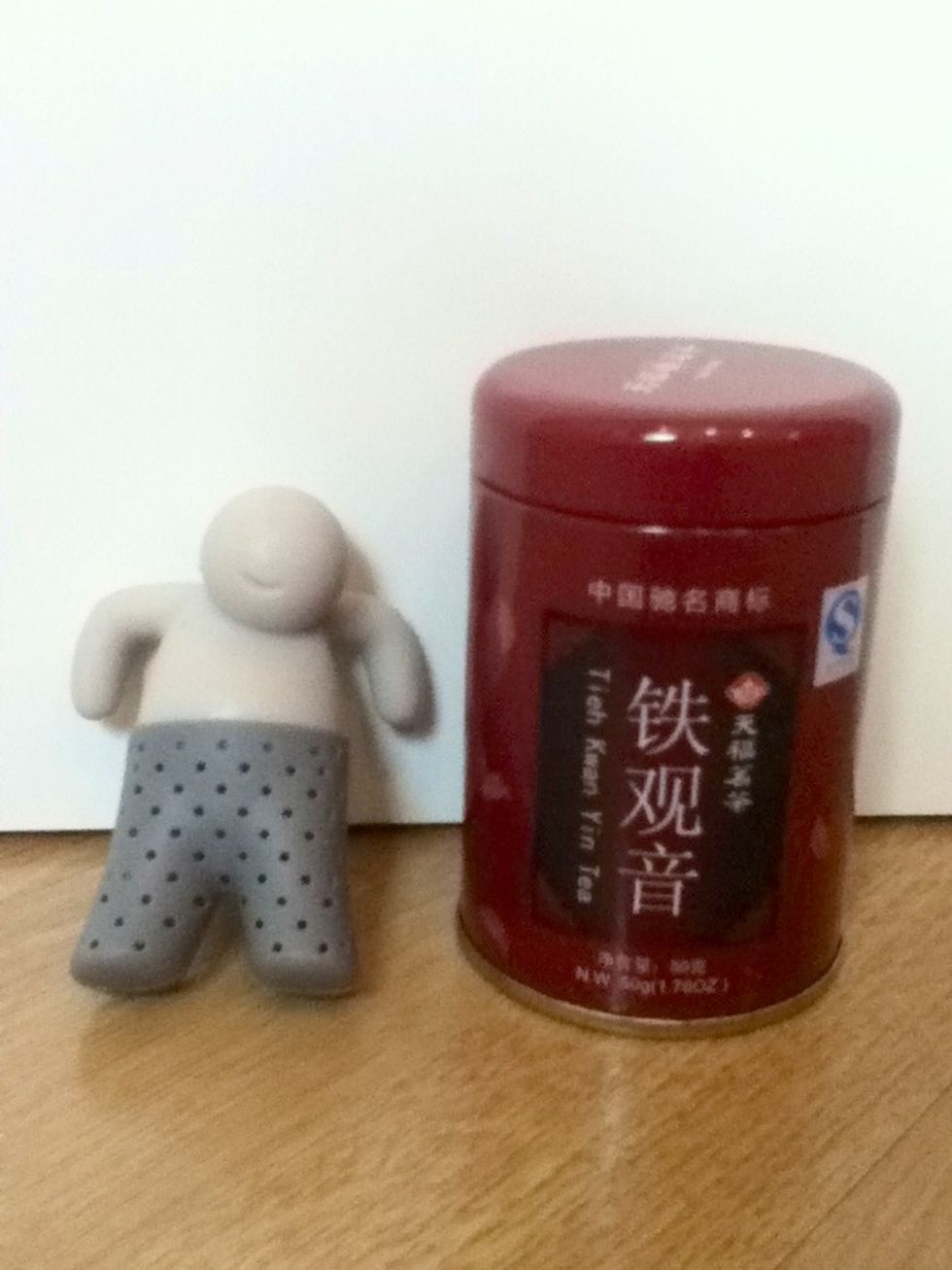 1st take the tea and put it in his trousers;) (For this one I will use tieh Kwan yin tea ( a very very good tea from china ; you should really try it)