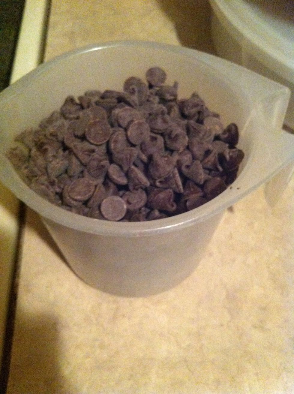 2 cups of chocolate chips