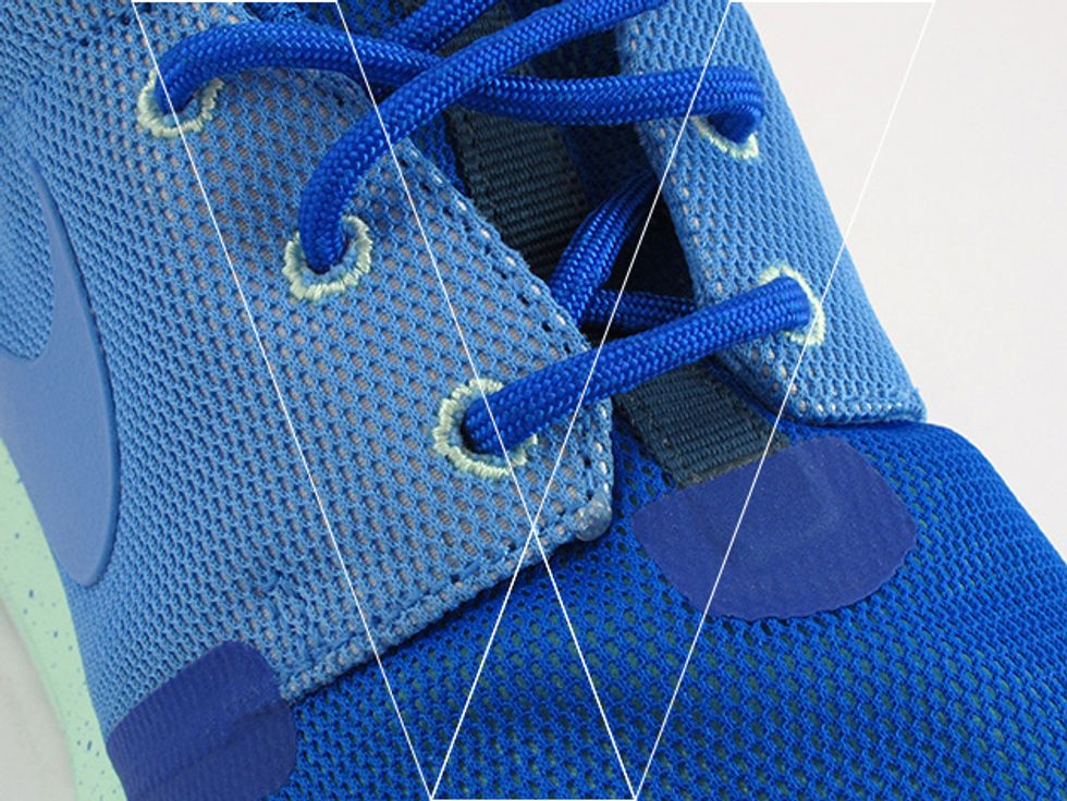 2. Most Nike Rosherun 's have embroidered lace eyelets, make sure the stitching is tight and neat.