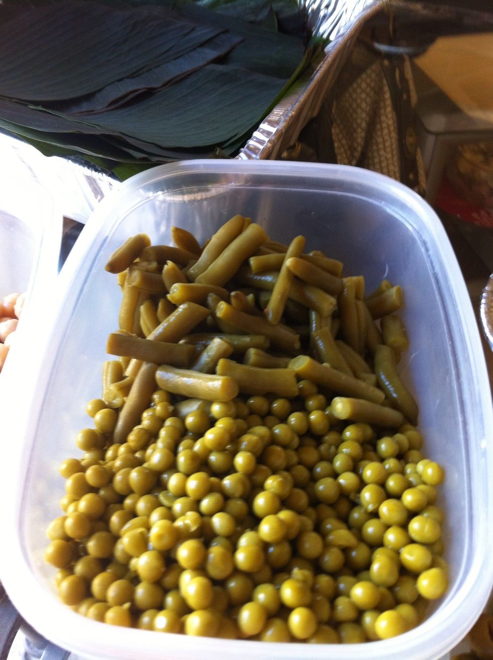 2 pieces of green beans few peas...