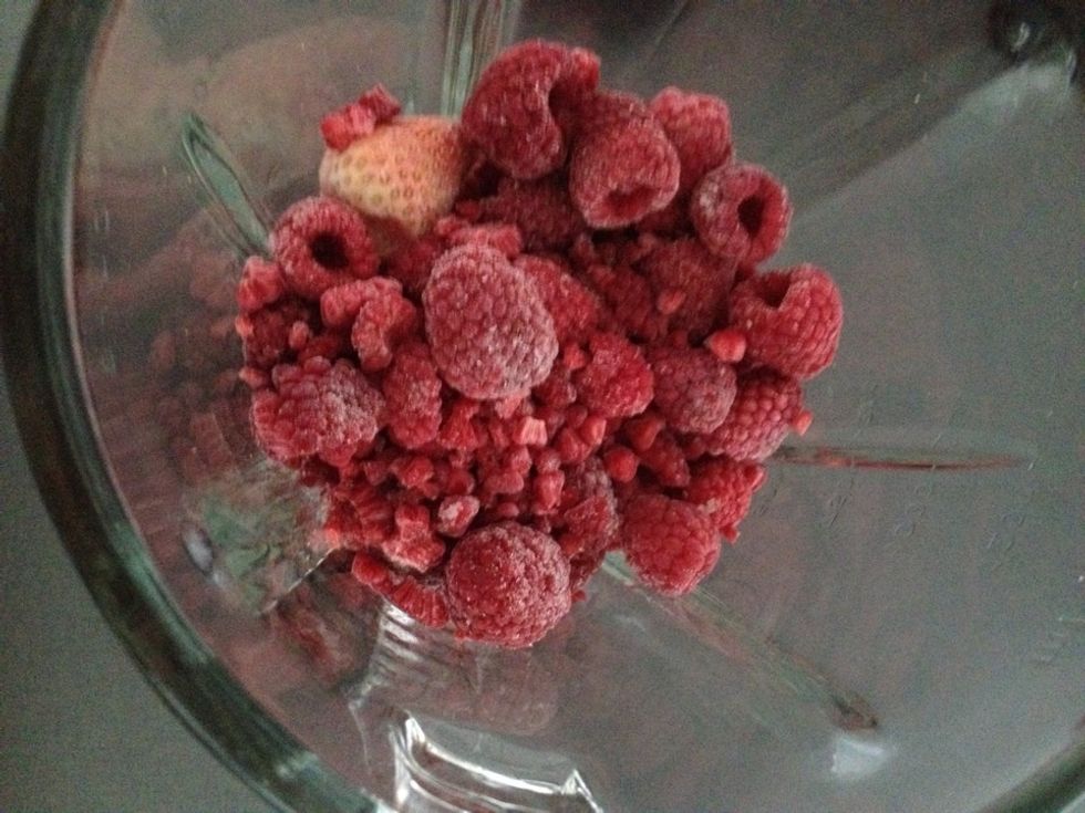 2 step: and after that you put the raspberries Into the machine to