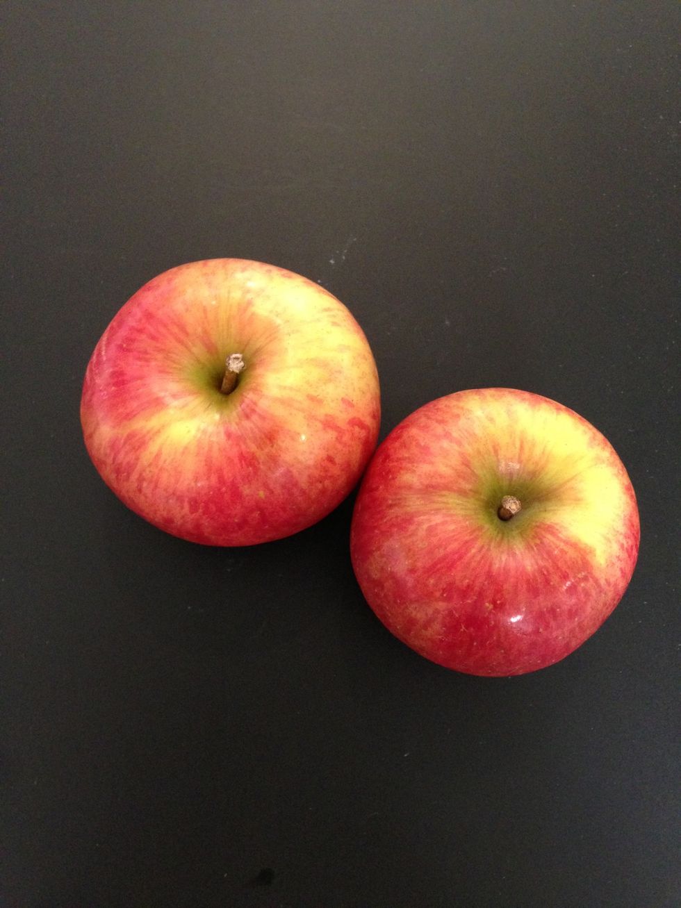 2 sweet apples