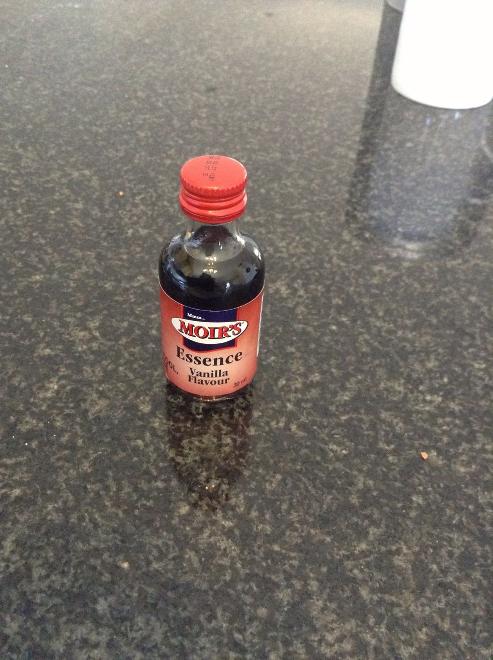 2 teaspoons vanilla essence