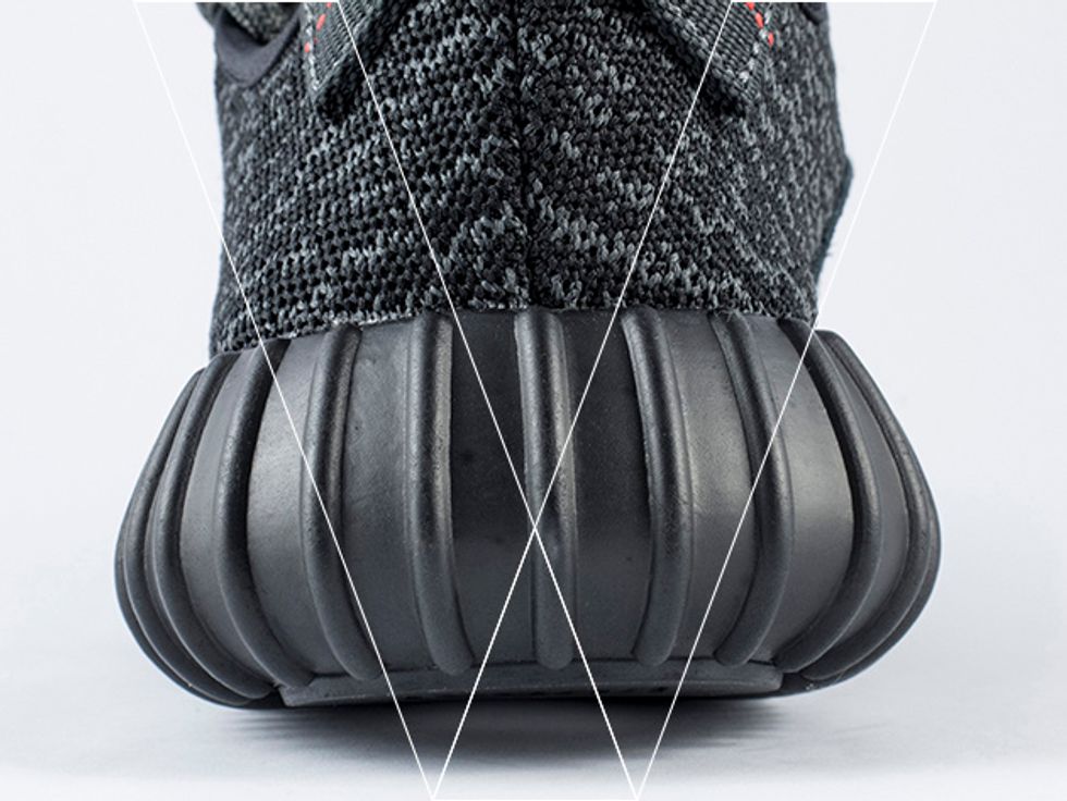 2. When you look at the heel make sure the outsole bulge is wider lower down than at the top, creating an almost pear like shape as opposed to a sphere.