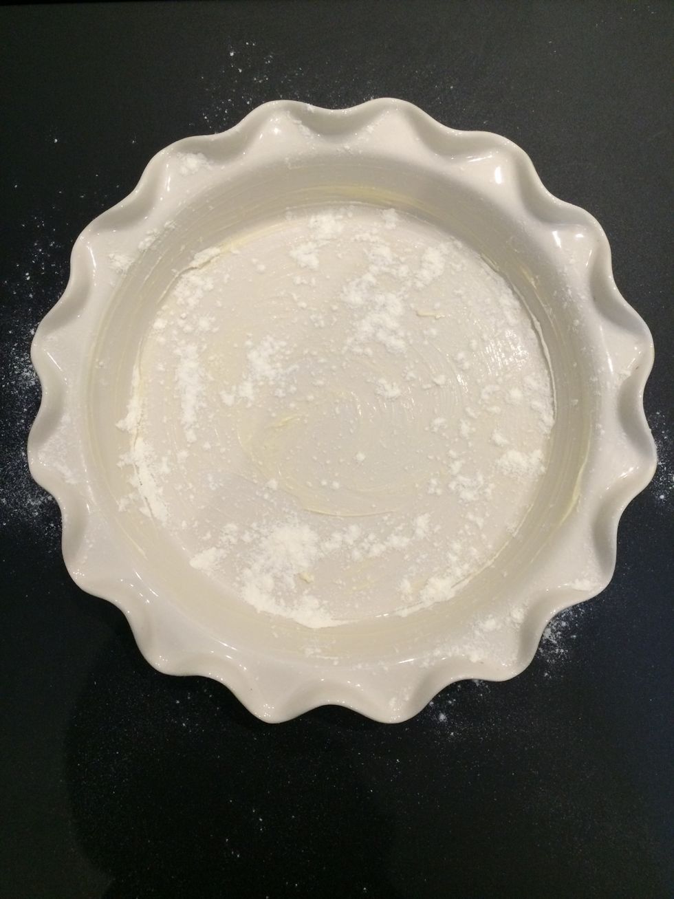 20 cm recipient buttered and floured. Refrigerate until needed