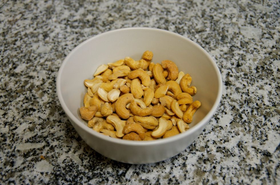 250 gm Cashew Nuts (you can add more or less depending on your desire)