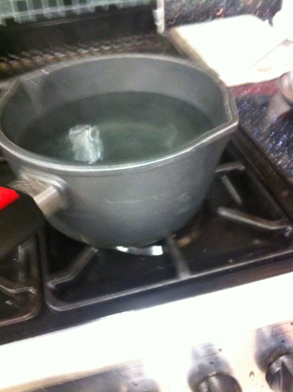 3/4 fill sauce pan