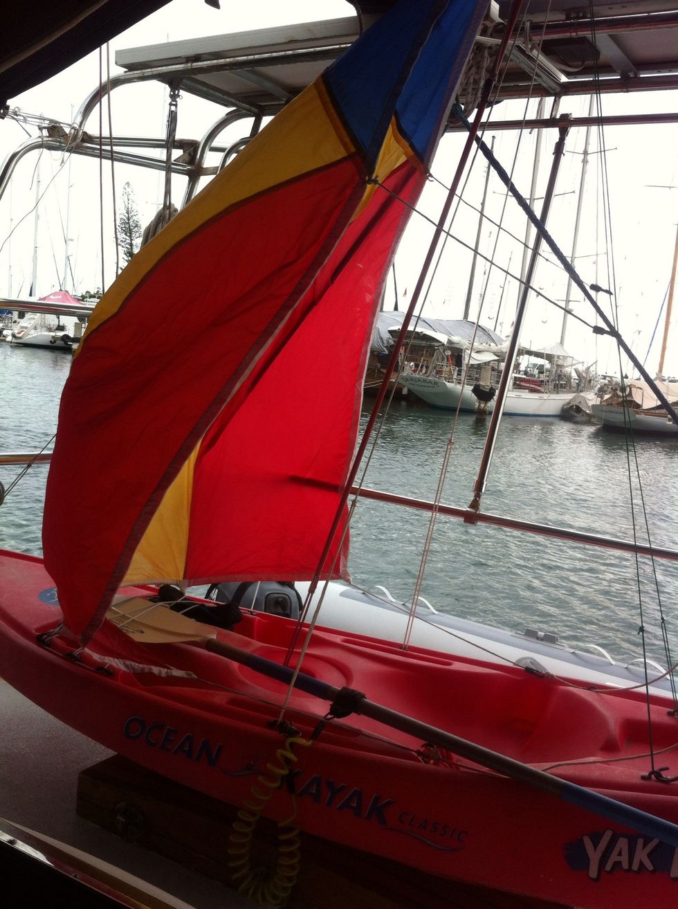 3/4 hooks attached on sail