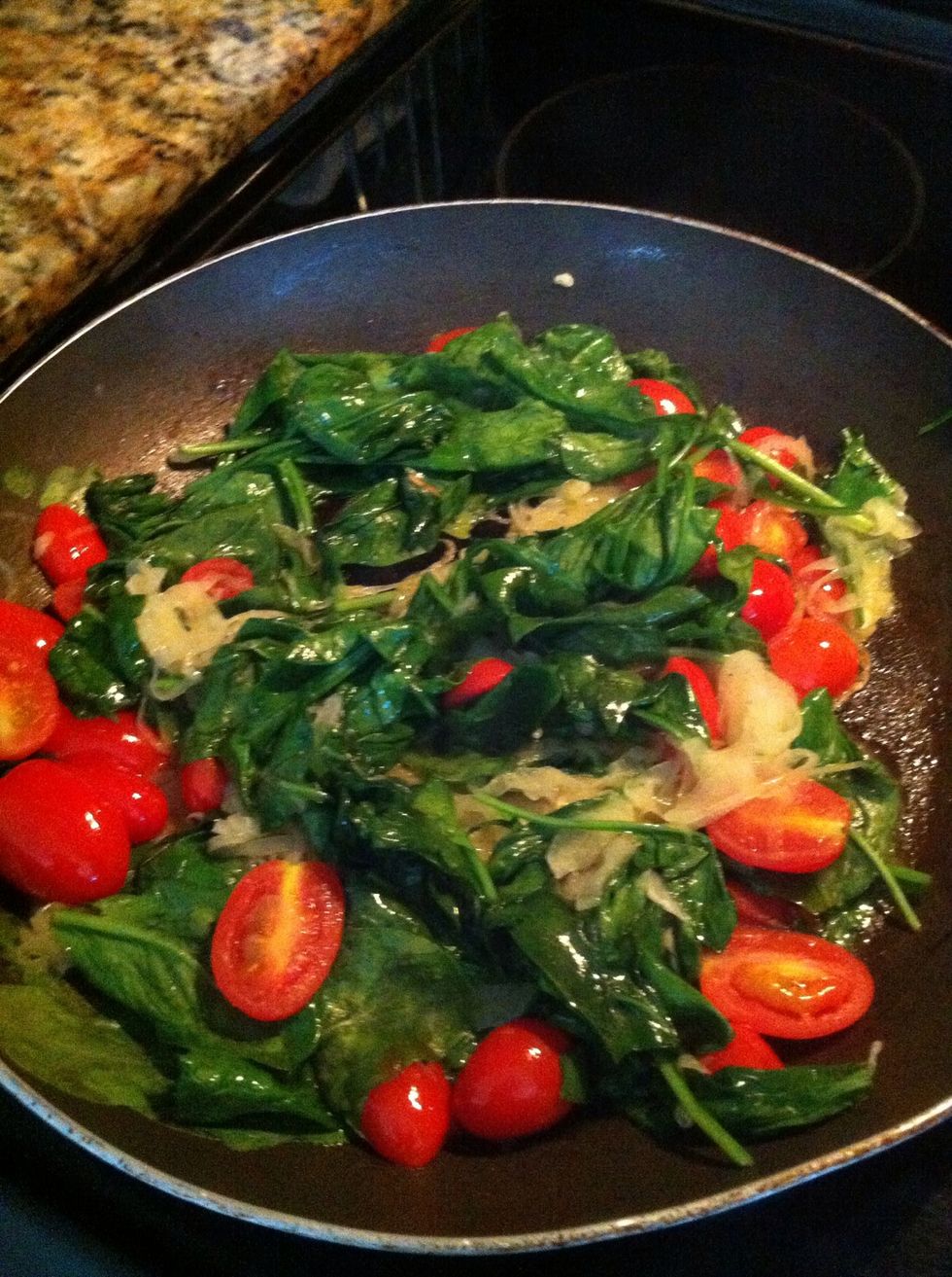 3/////add olive oil to a hot pan, stir the onnios first... add the tommatoes and later add the spinnach... stir...salt and pepper...