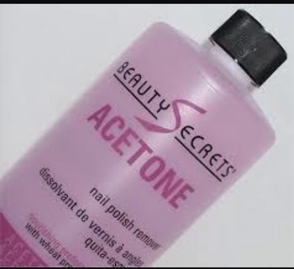 3. AVOID acetone based nail polish removers. Using these will result in weak, brittle nails. (No matter how big the font on the bottle that says "stronger nails!" is, you must resist!)