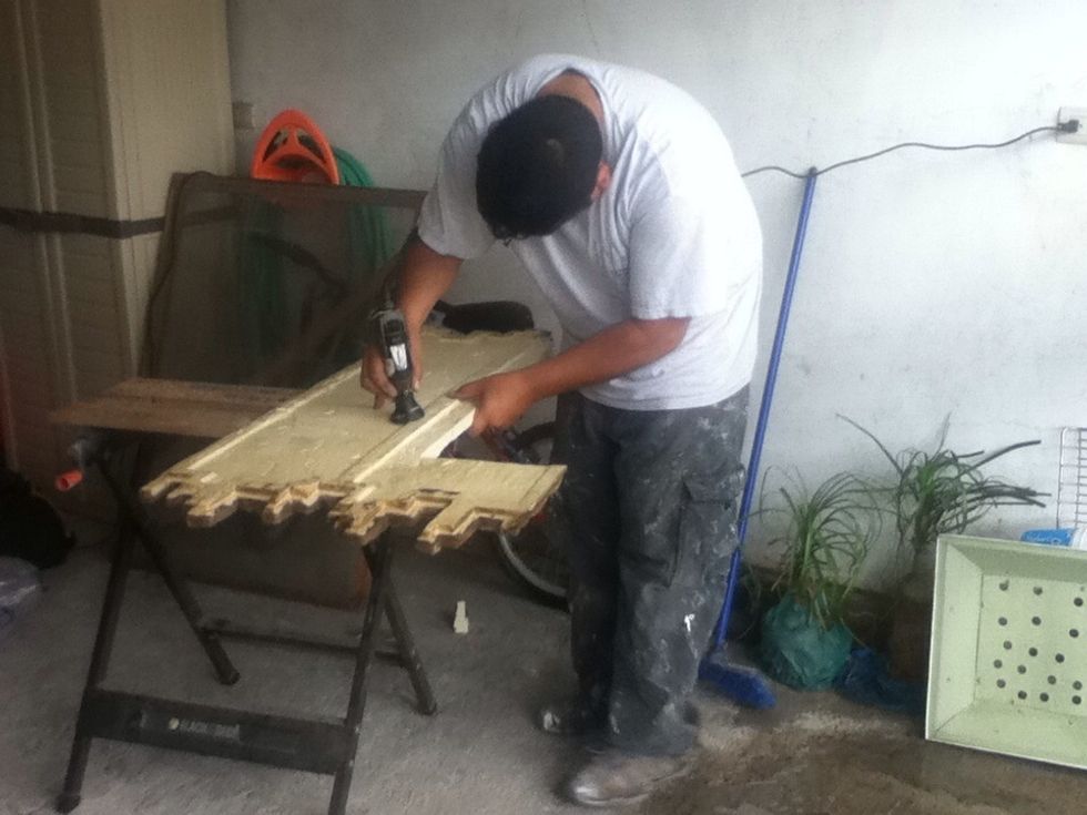 3) corta ala medida requer\u00edda para tu pared