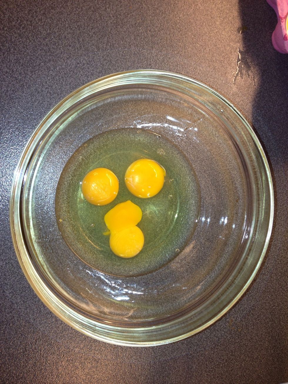 3 eggs. Remove the white thing on the egg.