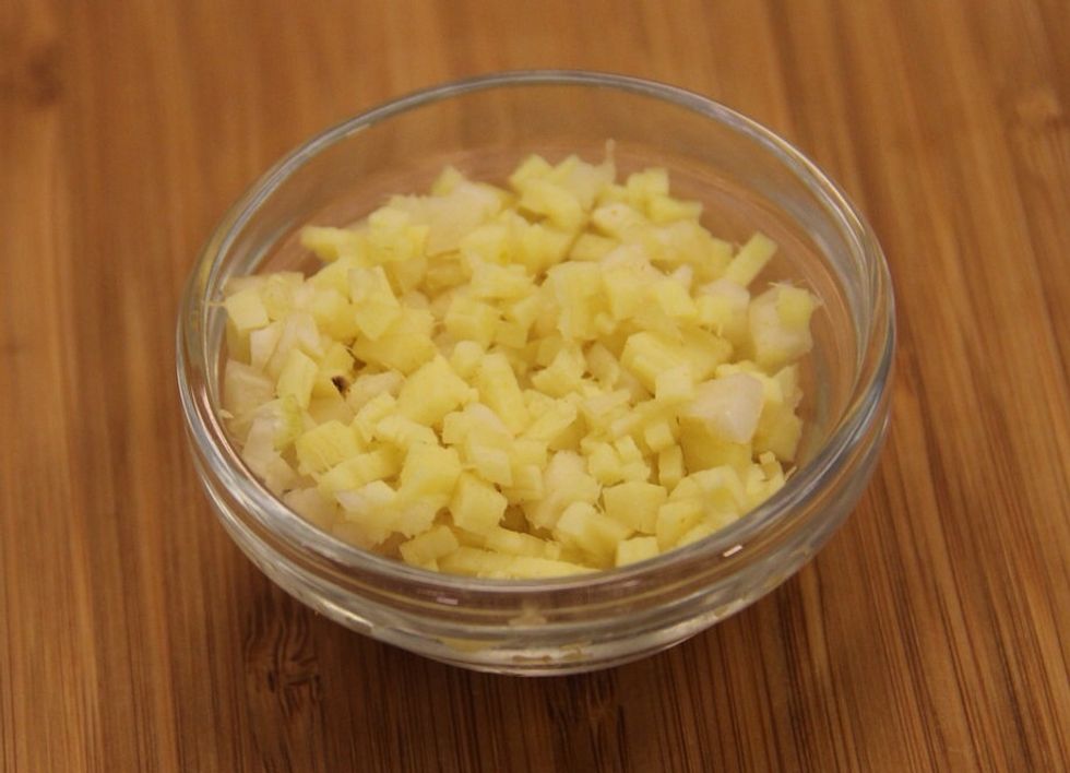 3 gloves garlic, minced and 1 tablespoon ginger, grated or chopped.