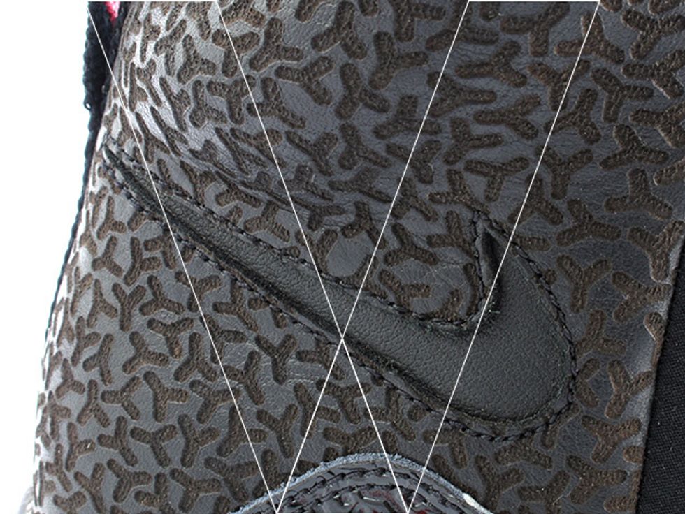 3. Heel Swoosh: Make sure the stitch line follows the Swoosh shape perfectly, take note of how close to the edge of the Swoosh the stitch line runs.