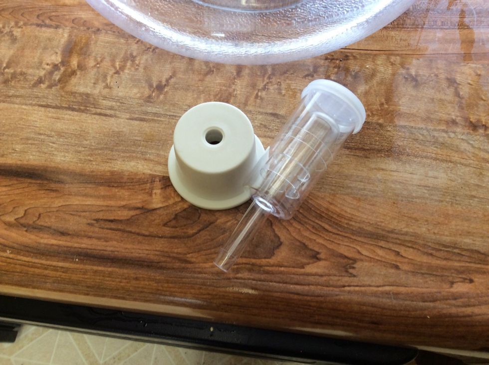3 piece airlocks. I used the S shaped ones for a while. These are easier to clean. The bung is a size 10', which is the right size for the Better Bottle carboys. Lot better than bungs on glass carboys