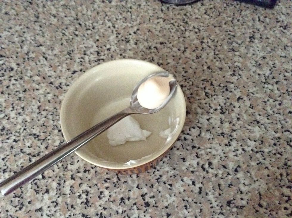 3 quarters of a small spoon of concealer